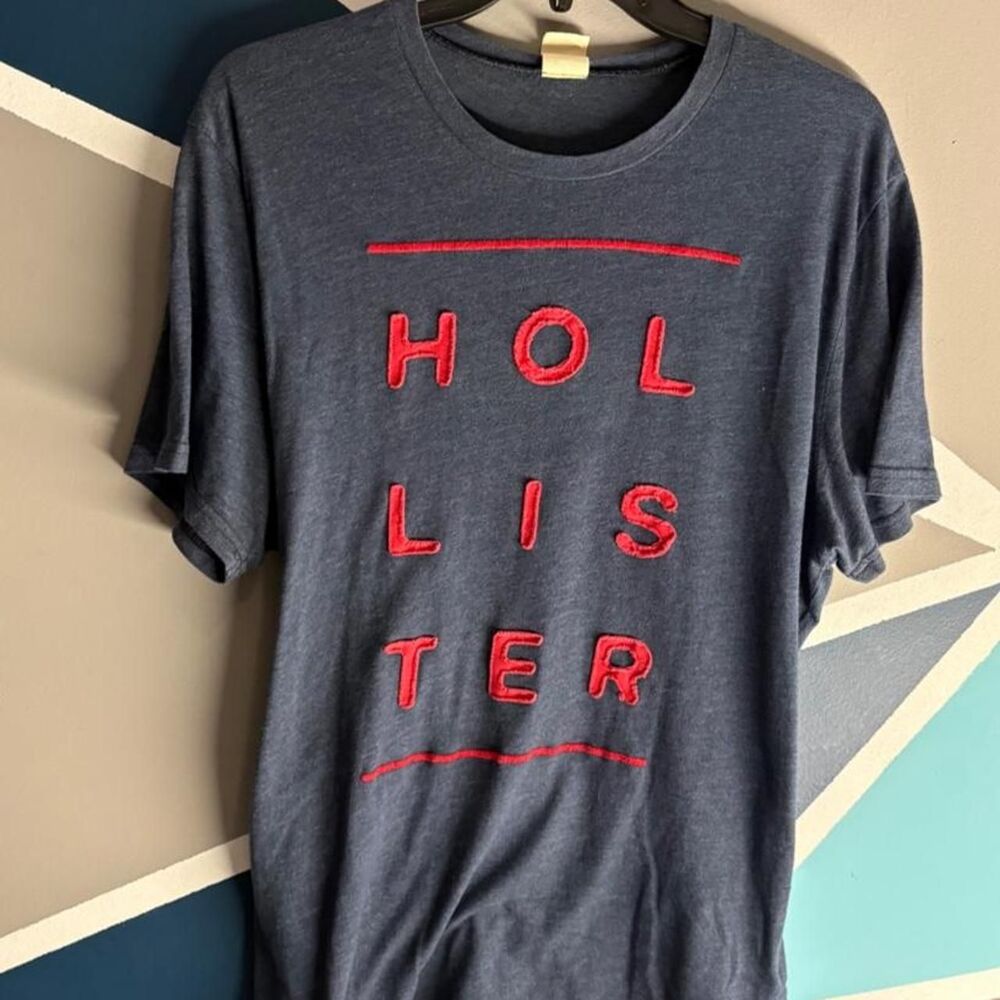 Super crazy vintage retro Y2K graphic tuff af Hollister Co. T-shirt